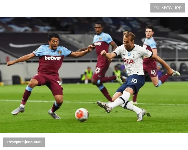 诺丁汉森林大胜热刺 保级大战中展现顽强斗志